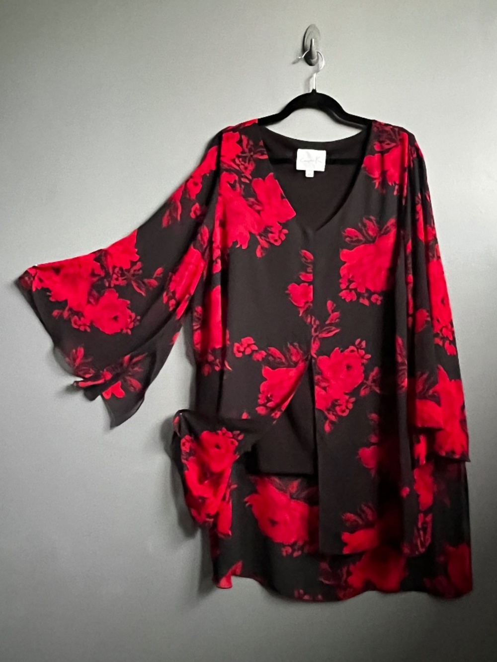 Compli K 3X Black Red Floral Tunic Blouse Bell Sleeve Asymmetrical Hem Made in C
